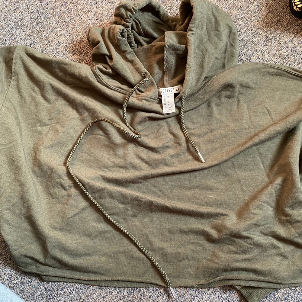 cropped hoodie
